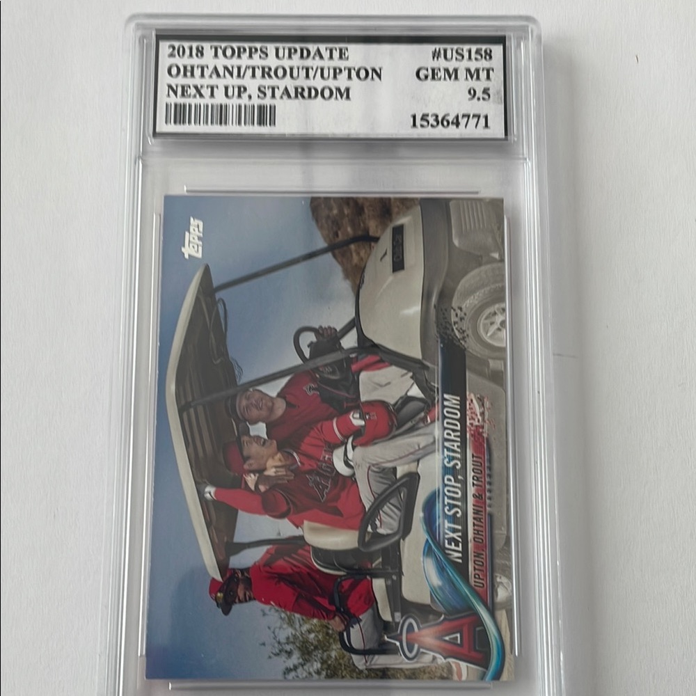 2018 Topps Update Baseball Card - Grade 9.5